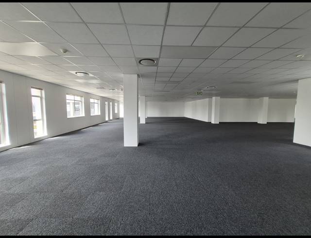 1,212M² OFFICE TO LET IN SANDTON CENTRAL